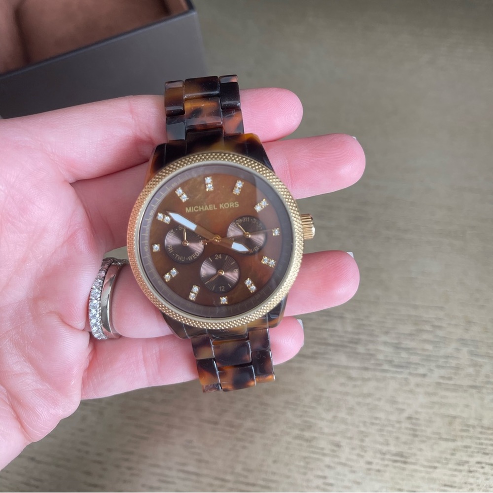 MK watch